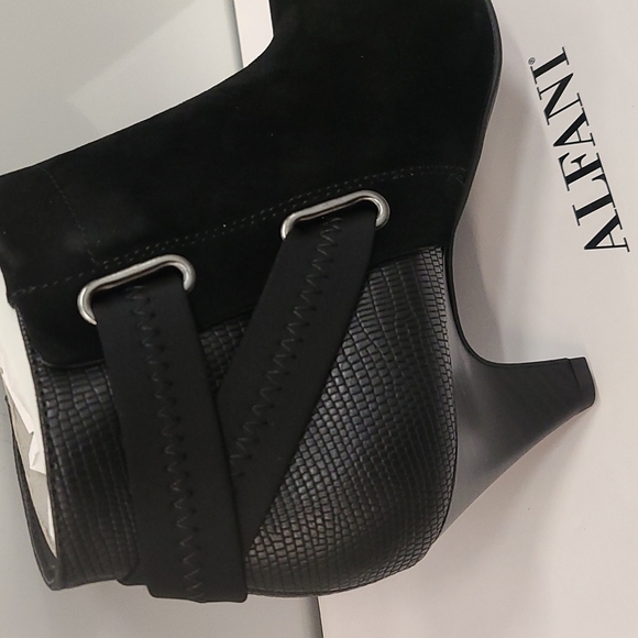 Alfani Black ankle boots - Picture 2 of 4
